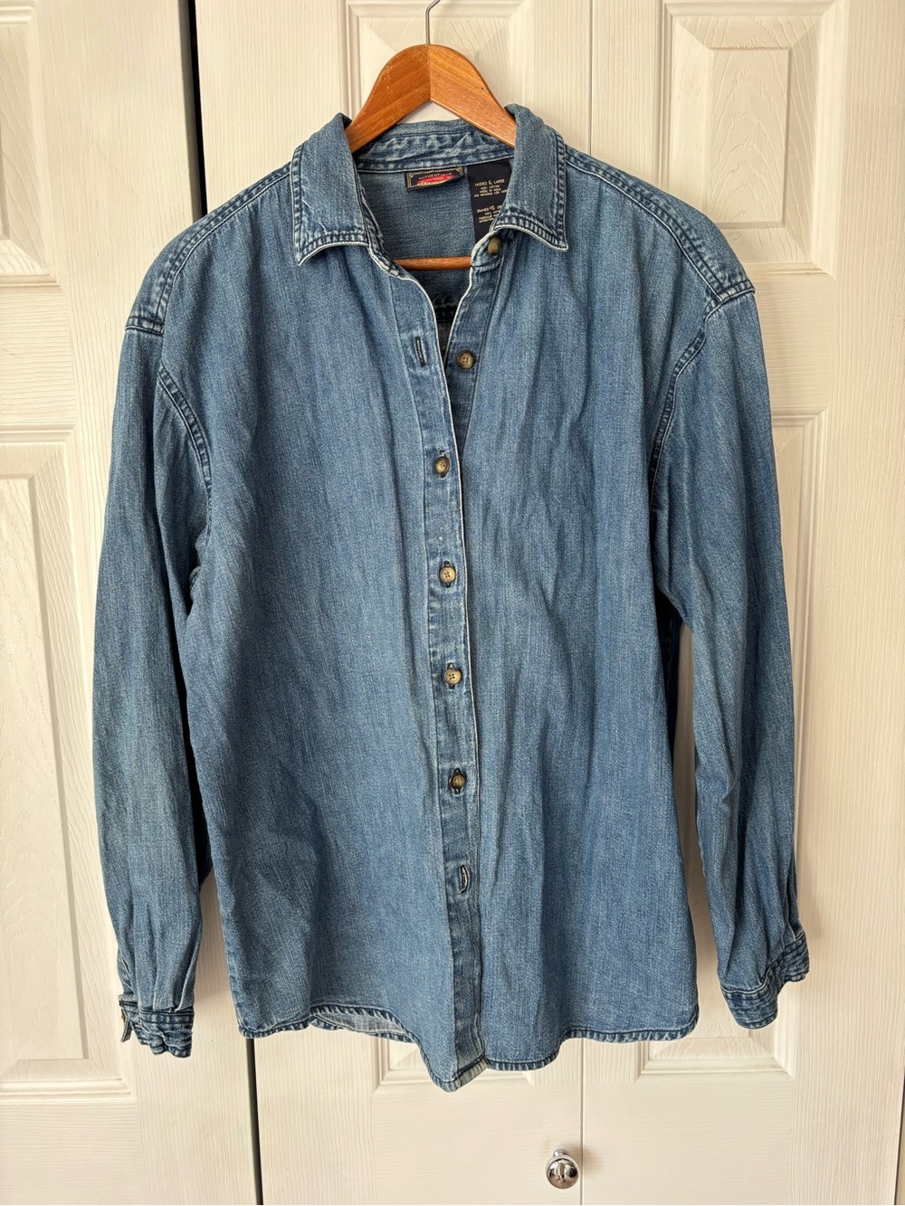 Authentic Chic Jeanswear Ladies Vintage Denim Shirt Size Large
